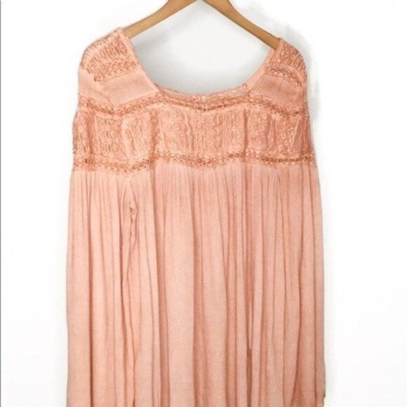 𝅺WOVEN Gauze Tunic w/ Lace Contrast & Bell Sleeves - Picture 8 of 14